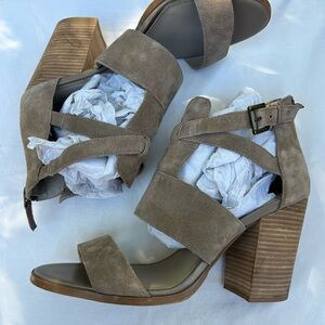 EUC Hinge Lea Sandal Heels Women Size 10.5 Color Taupe